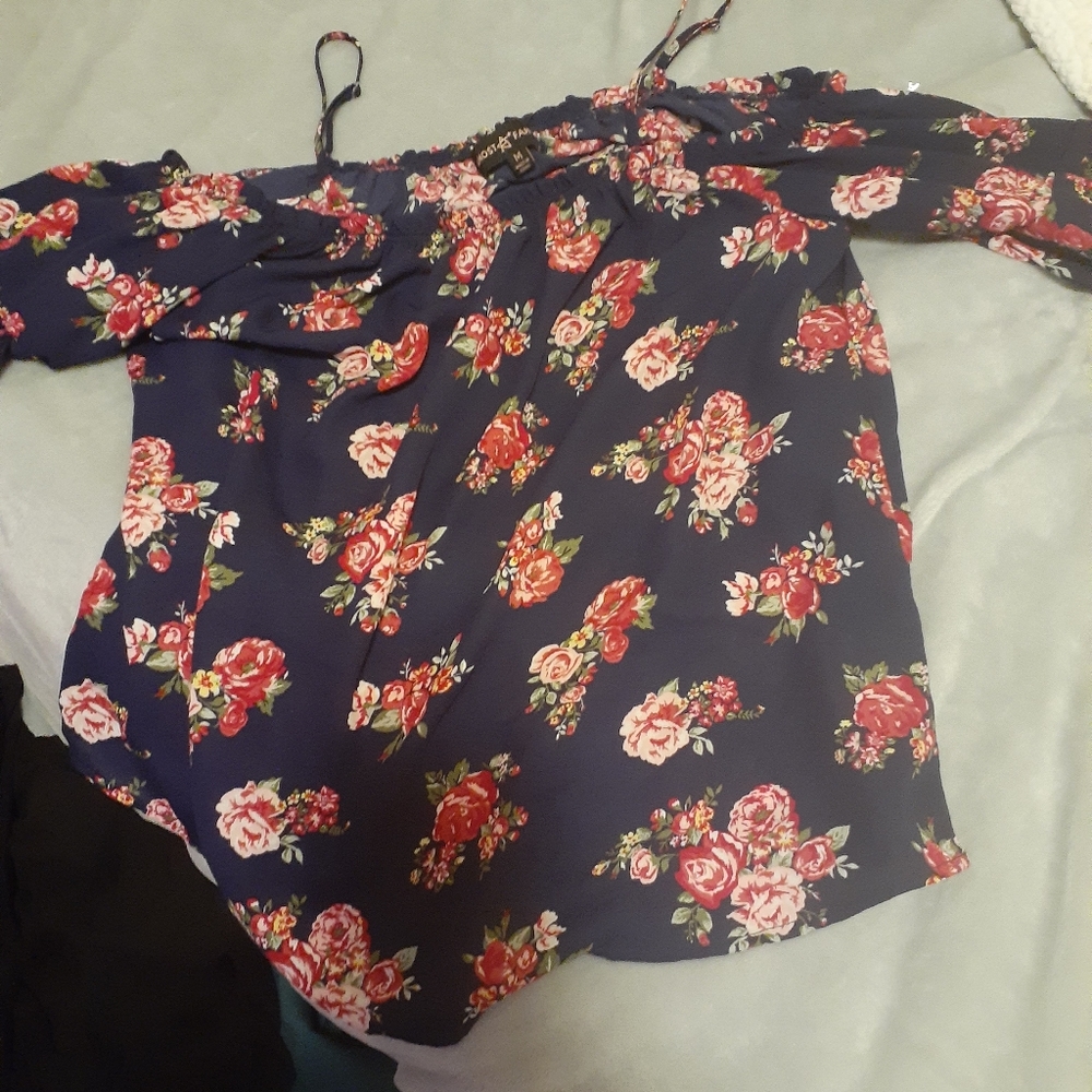 Floral off the shoulder spring shirt